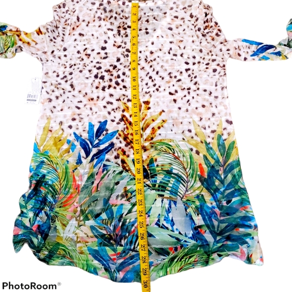 Time and Tru NWT Tunic Length 3/4 Sleeve V-Neck Sublimation Top 450 - Picture 6 of 10